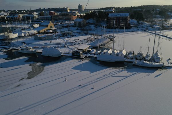 vinterförvaring båt isfri vinterhamn